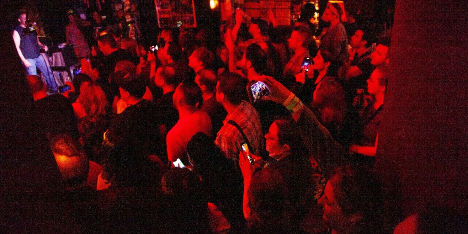 Review: 90S DREAMS FAN FEST at Stitch Bar & Blues Reunites TV Sitcom California Dreams Cast  Image