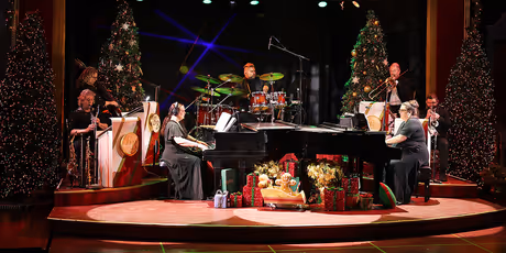 Review: A Holiday Tradition - A BEEF & BOARDS CHRISTMAS Shines Bright Photo