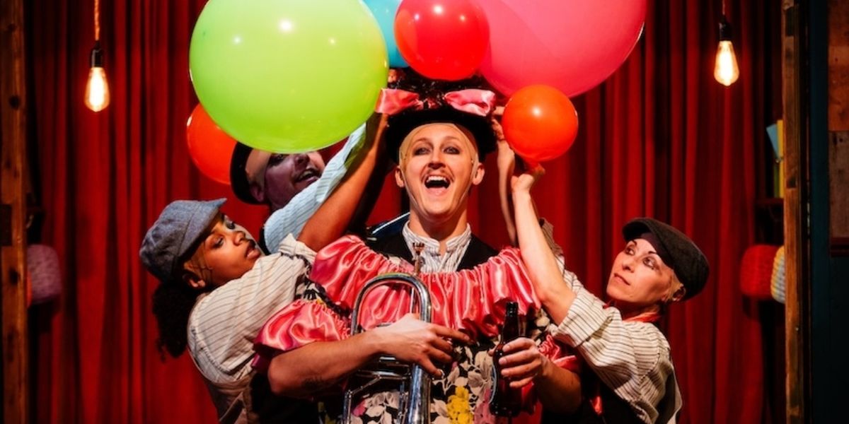 Review: A CHILD'S CHRISTMAS IN WALES, Online