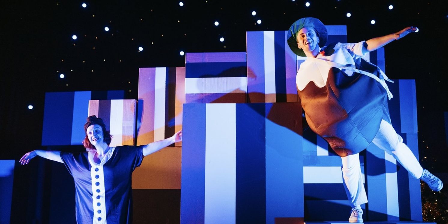 Review: A CHRISTMAS CAROL, Platform  Image