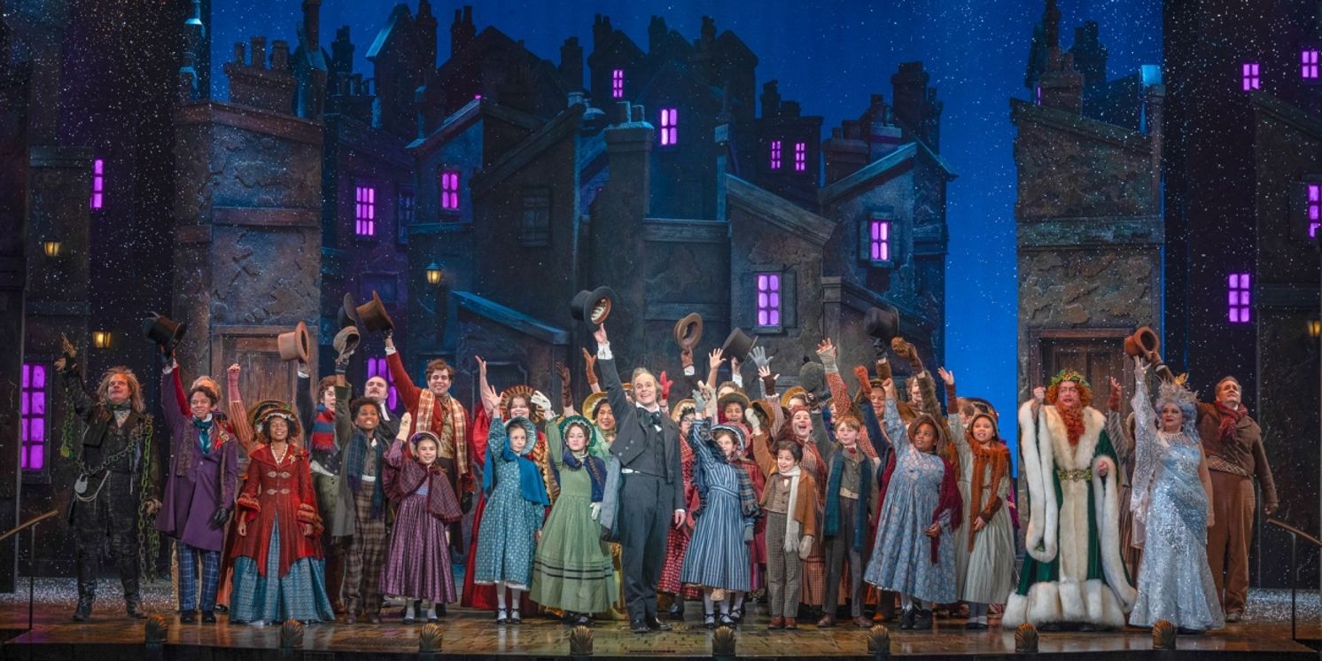 Review: Milwaukee Rep's CHRISTMAS CAROL Continues to Enchant  Image