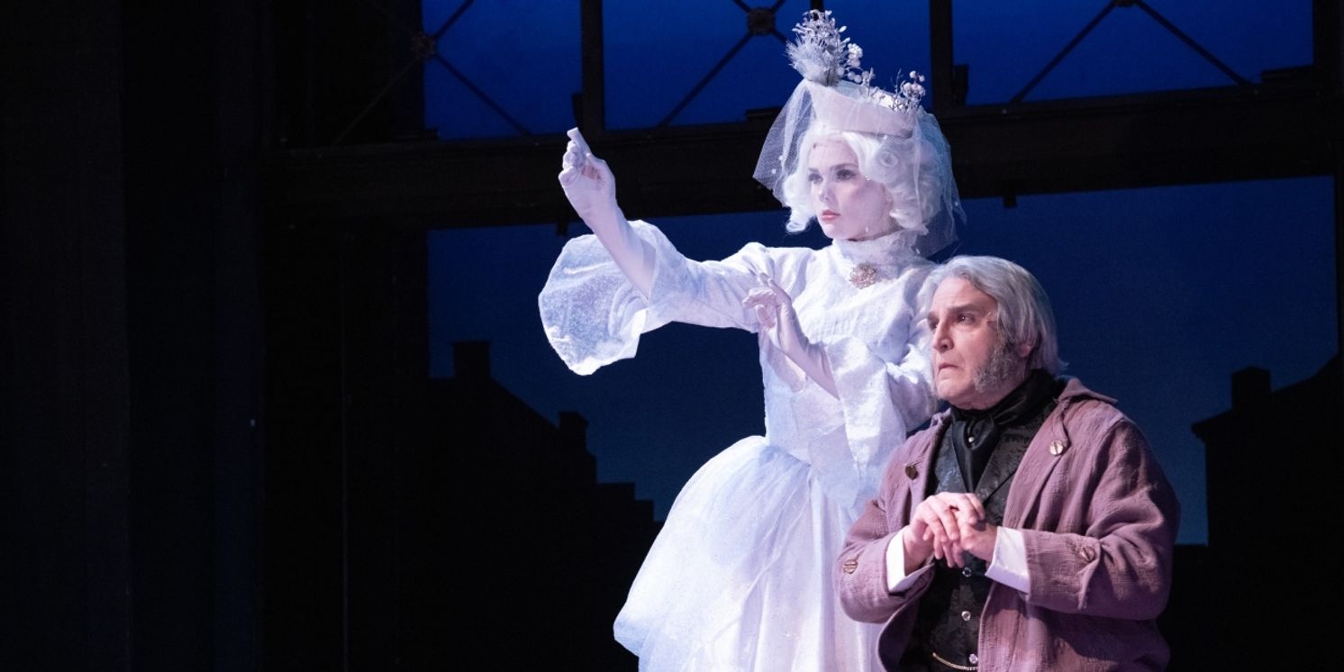 Review: A CHRISTMAS CAROL at Theatre Three  Image