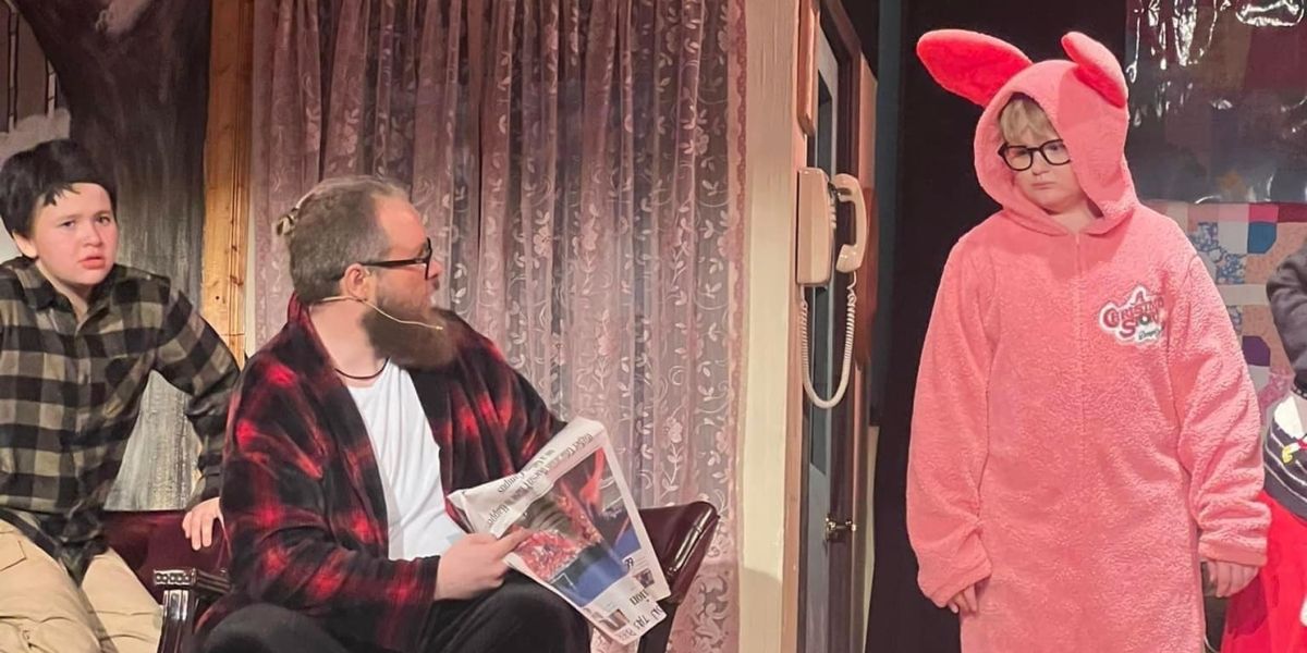 Review: A CHRISTMAS STORY at Twin Lakes Playhouse