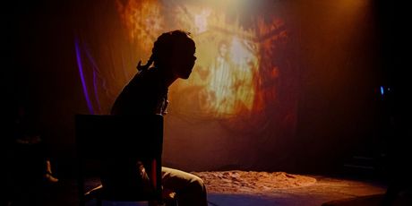 Review: A GRAIN OF SAND, Arcola Theatre Photo