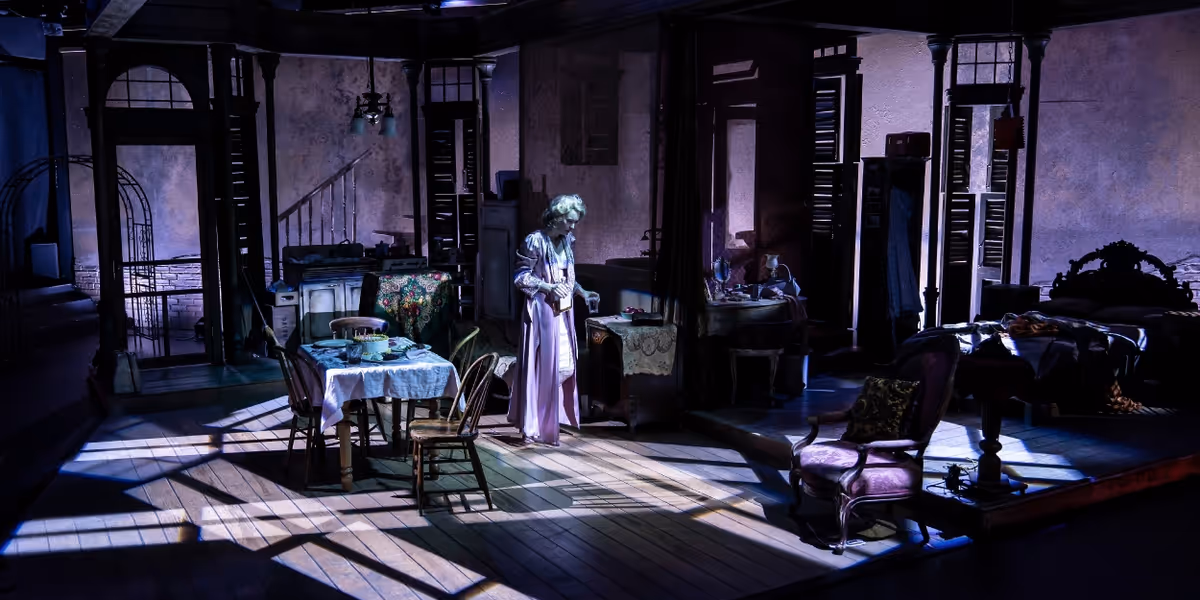 Review: A STREETCAR NAMED DESIRE at Paramount Copley Theatre Aurora