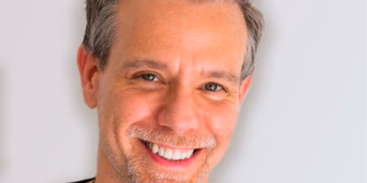 Review: ADAM PASCAL at Blue Strawberry Showroom And Lounge