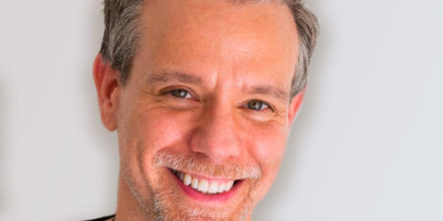 Review: ADAM PASCAL at Blue Strawberry Showroom And Lounge  Image