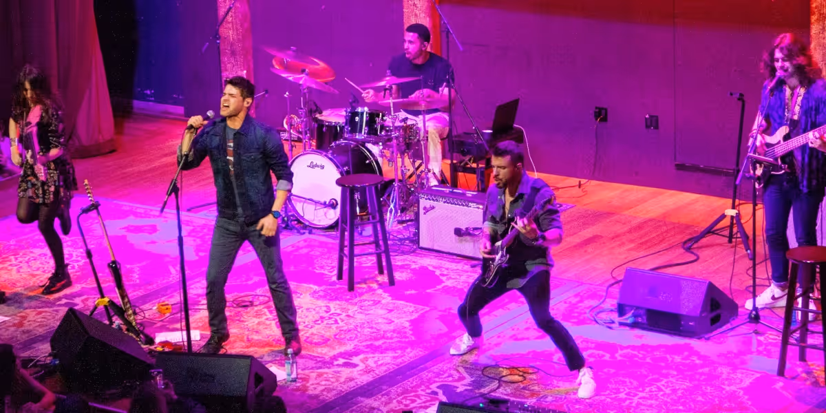 Review: AGE OF MADNESS Gives City Winery Rock And Roll Realness