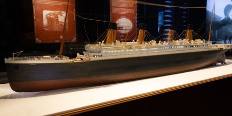 Review: AN IMMERSIVE VOYAGE ON TITANIC at Union Station Photo