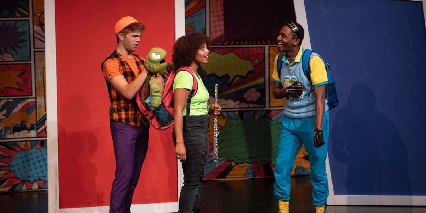 Review: AN UNLIKELY HERO at Metro Theater Company  Image