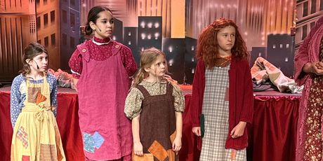 Review: ANNIE at Merrick Theatre And Center For The Arts Photo