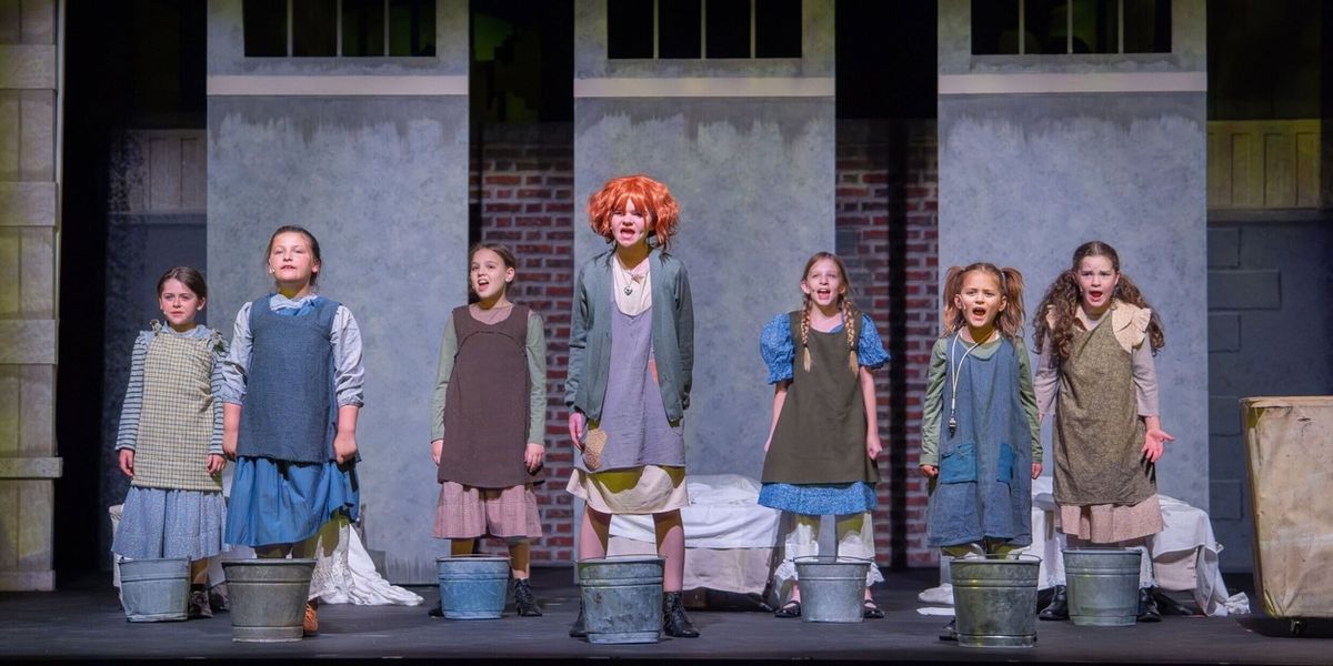 Review: ANNIE at The Candlelight Theatre