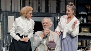 Review: ARSENIC AND OLD LACE at Albuquerque Little Theatre