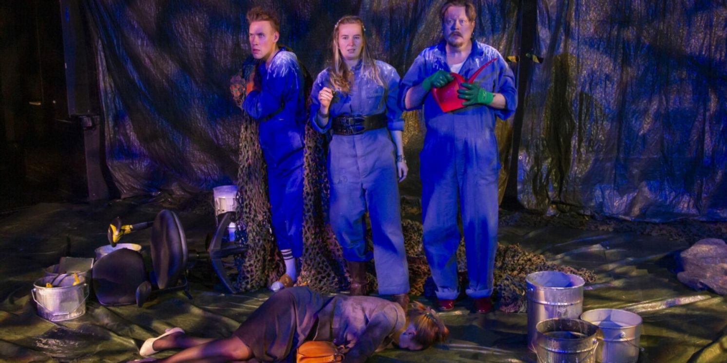 Arvio: Ikarossuunnitelma on esitys, joka ei pyytele anteeksi, Teatteri QuoVadis  Image