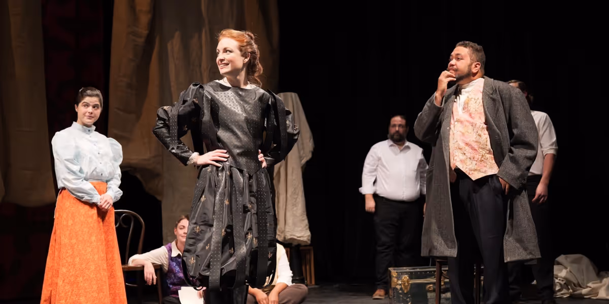 Review: BERNHARDT/HAMLET at Theatre Pro Rata