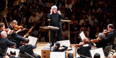 Review: BRUCKNER 8TH 'THE APOCALYPTIC' SEMYON BYCHKOV CONDUCTS THE NYT at Geffen Theater Photo