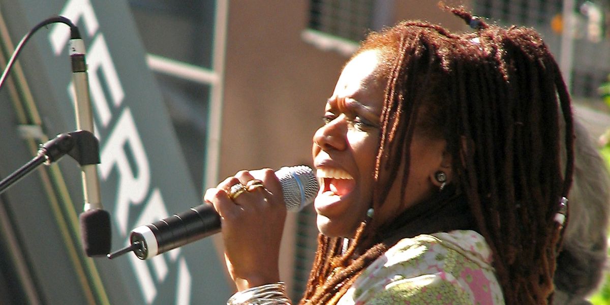 Review: Catherine Russell Is Cheery & Charming at Jazz At Lincoln Center