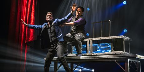 Review: CHAMPIONS OF MAGIC at Studebaker Theater Photo