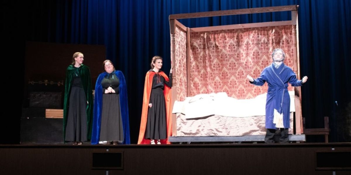 Review: CHARLES DICKENS' A CHRISTMAS CAROL at Lakeside High School