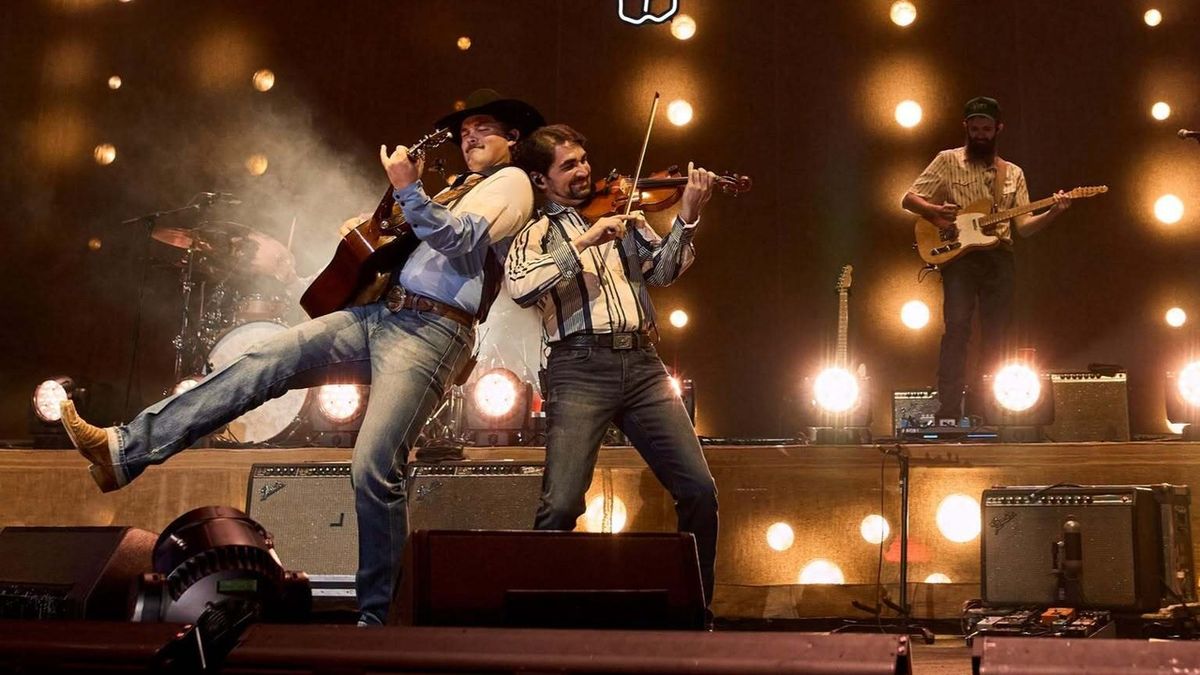Review: COLD BEER & COUNTRY MUSIC TOUR at Grand Casino Arena