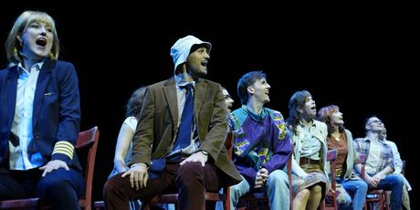 Review: COME FROM AWAY DIE VON WOANDERS at Landestheater Linz Photo