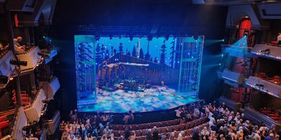 Review: Theatre Calgary’s COME FROM AWAY nourishes your heart and soul Photo