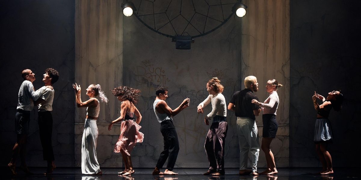 Review: COMPAGNIE DYPTIK: LE GRAND BAL at The Joyce Theatre