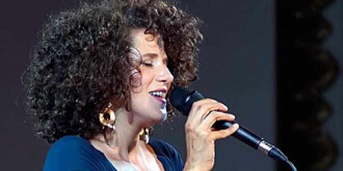 Review: Cyrille Aimée & The Guitar Heroes Captivate at Birdland