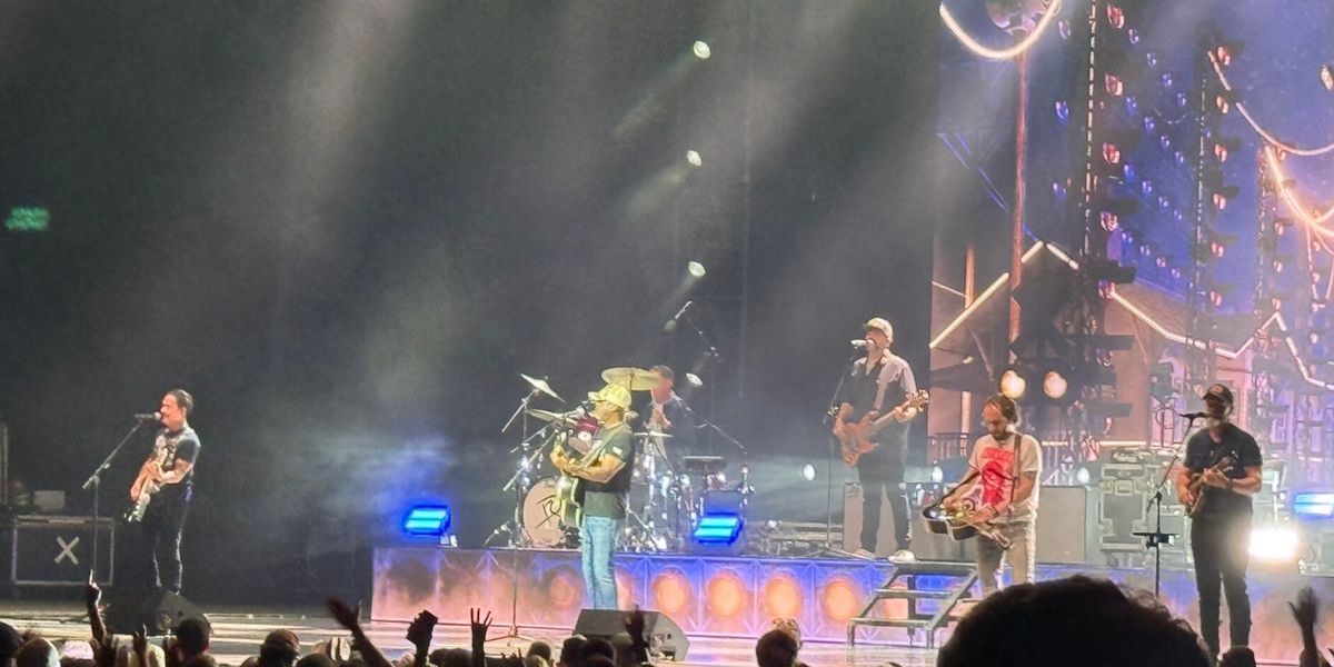 Review: DARIUS RUCKER'S SONGS OF SUMMER TOUR at Acrisure Amphitheater