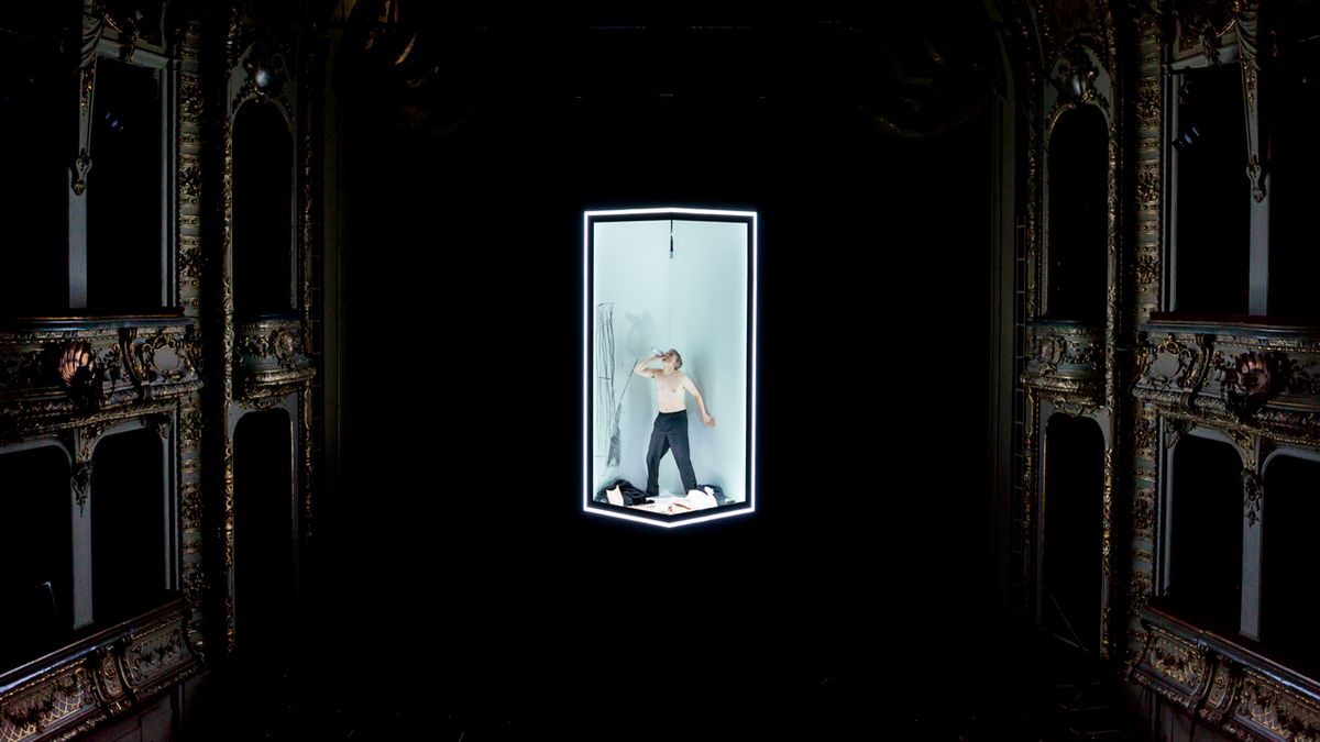 Review: DE PROFUNDIS, The Coronet Theatre