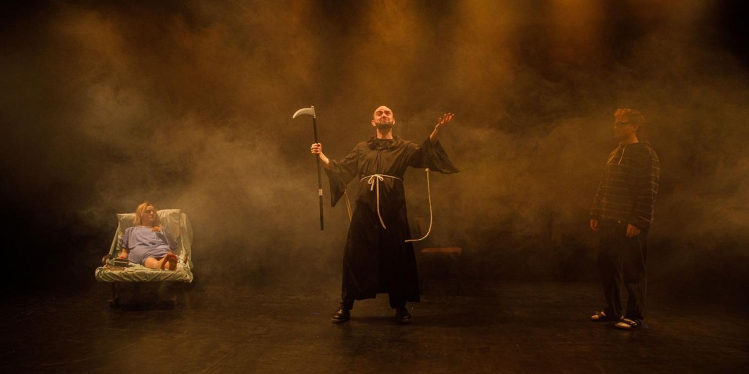 Review: DEAD MOM PLAY, Union Theatre  Image