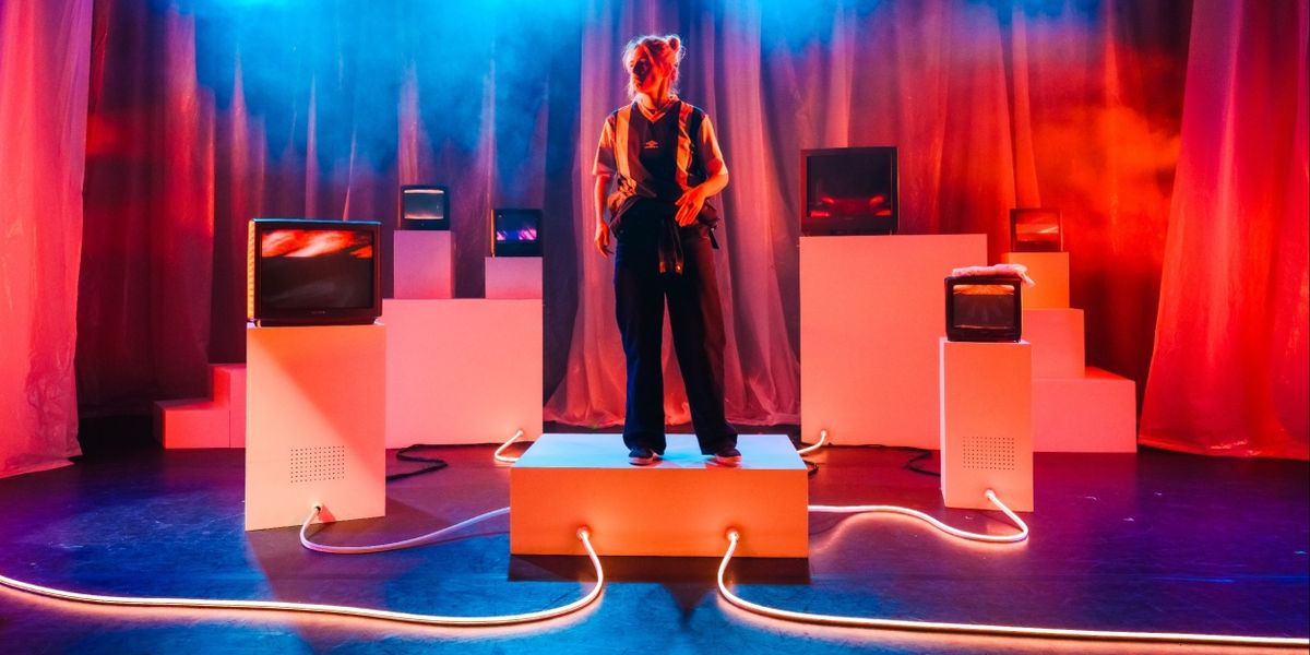 Review: DEAR ANNIE, I HATE YOU, Riverside Studios