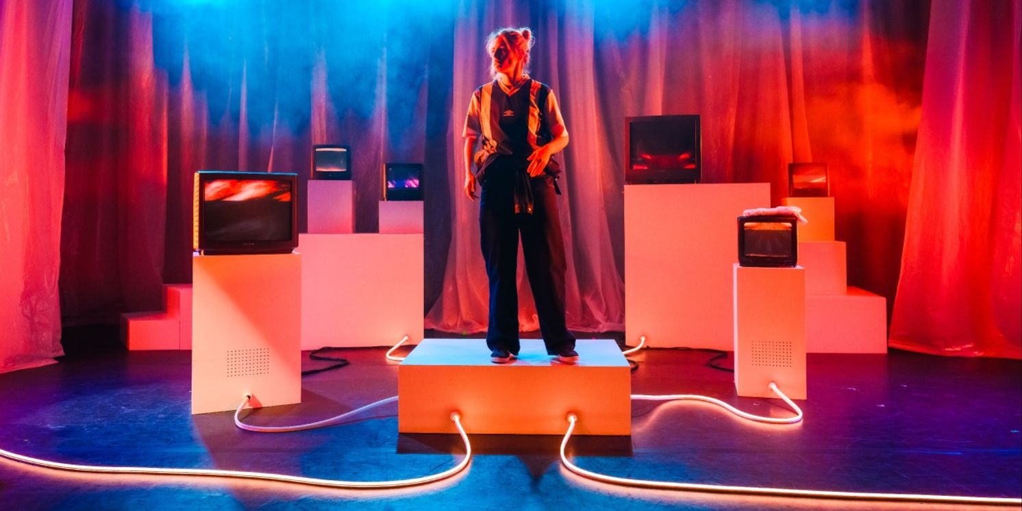 Review: DEAR ANNIE, I HATE YOU, Riverside Studios  Image