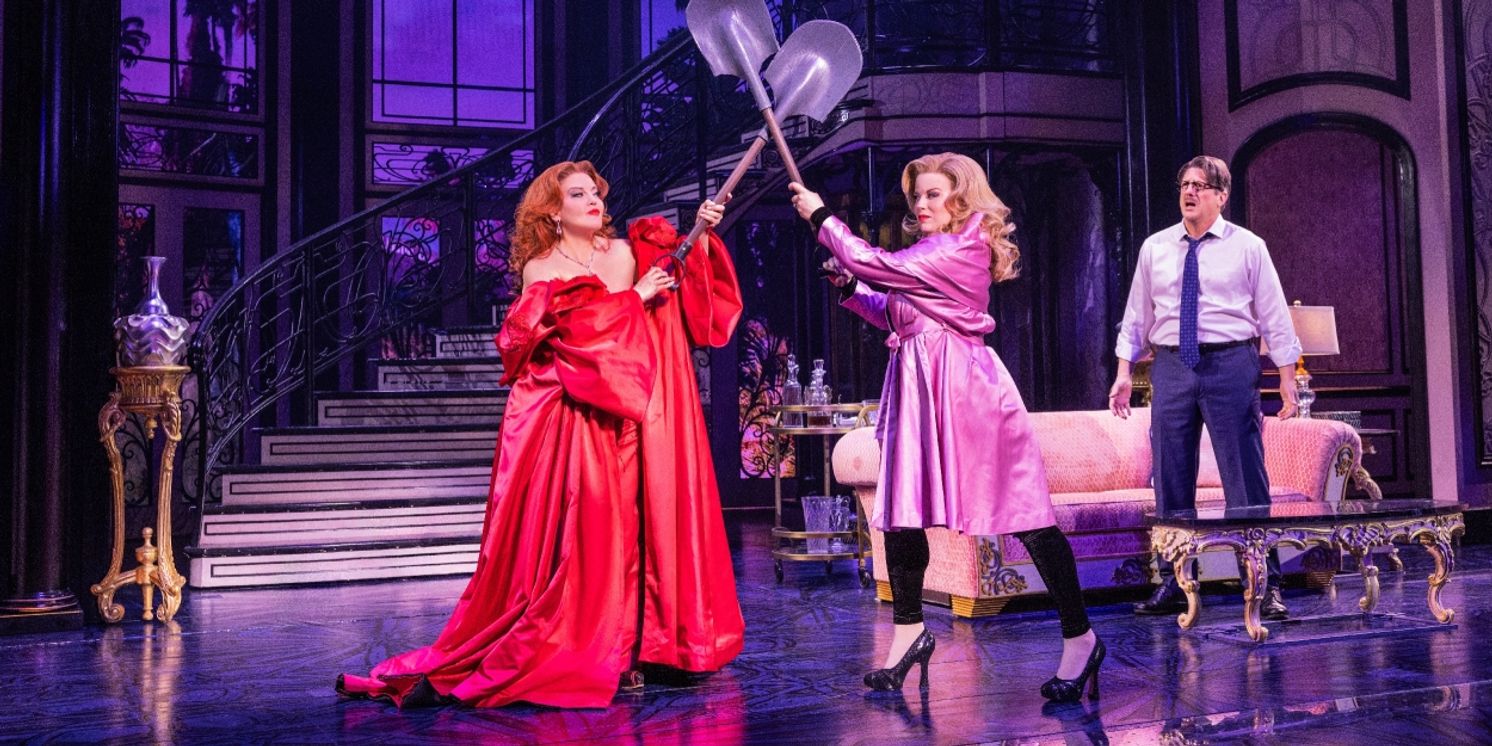 Review: DEATH BECOMES HER at Cadillac Palace  Image