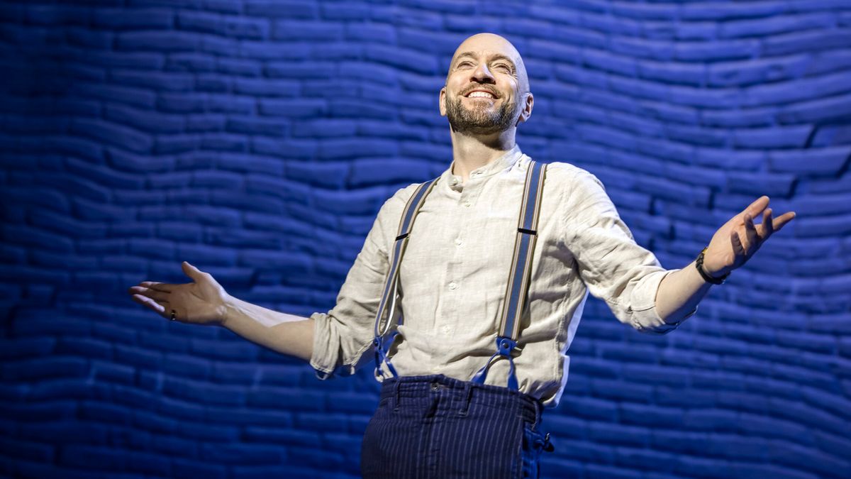 Review derren brown only human apollo theatre