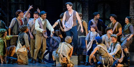 Review: DISNEY'S NEWSIES at Starlight Theater Photo