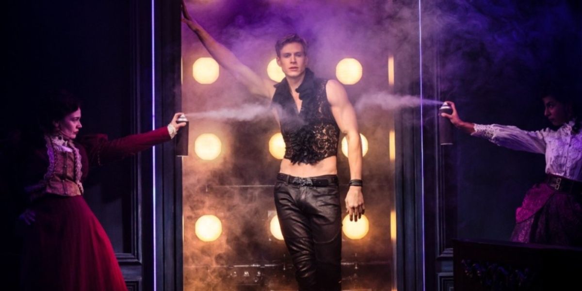 Review: DRACULA, A COMEDY OF TERRORS, Menier Chocolate Factory