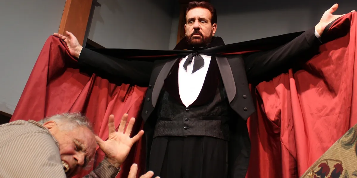 Review: DRACULA at Elmwood Playhouse