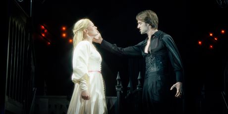 Review: DRACULA at Turner Theater Photo