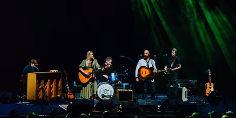 Review: DREW AND ELLIE HOLCOMB: MEMORY BANK TOUR at Lincoln Theatre Photo