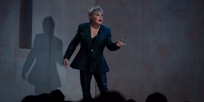 Review: EDDIE IZZARD IN HAMLET at Shakespeare Theatre Company Photos