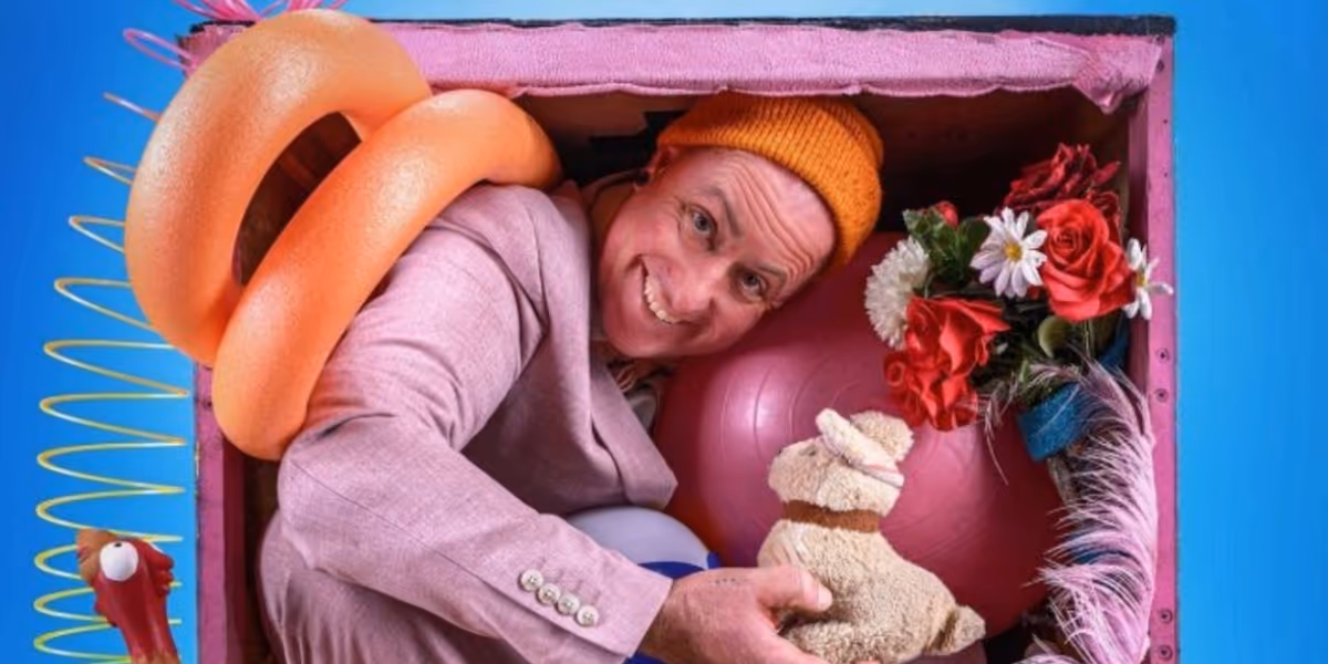 EDINBURGH 2025: Review: OUT OF THE BOX, Jersey At Underbelly, Bristo Square