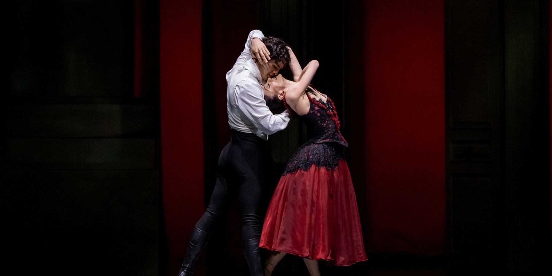 Review: EUGENE ONEGIN at Lyric Opera Of Chicago