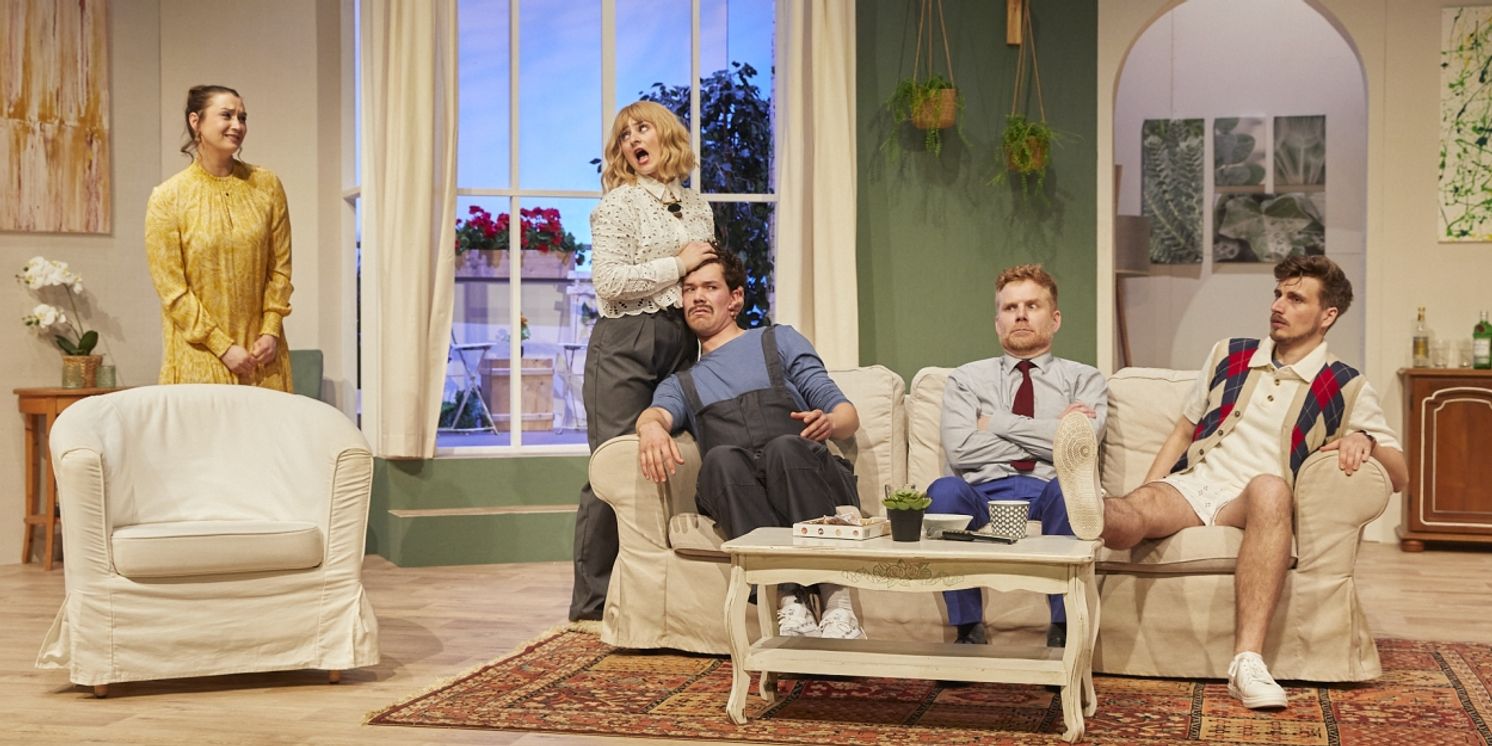 Review: FALSCHER TAG, FALSCHE TÜR at Weyher Theater  Image