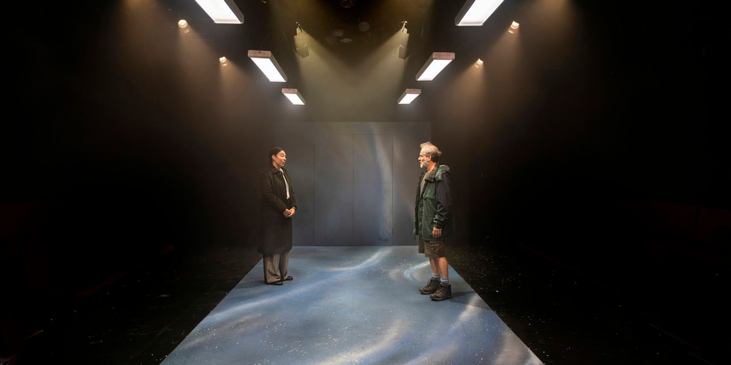 Review: FATHERLAND, Hampstead Theatre  Image