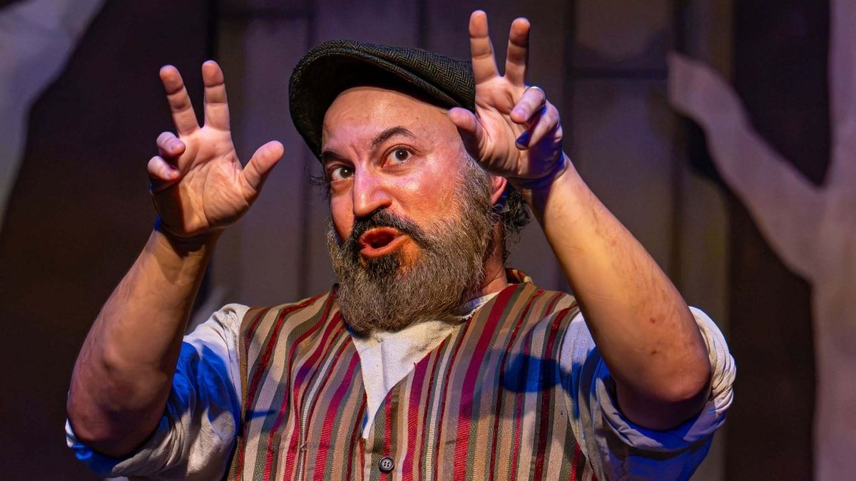 Review: FIDDLER ON THE ROOF at The Candlelight Theatre