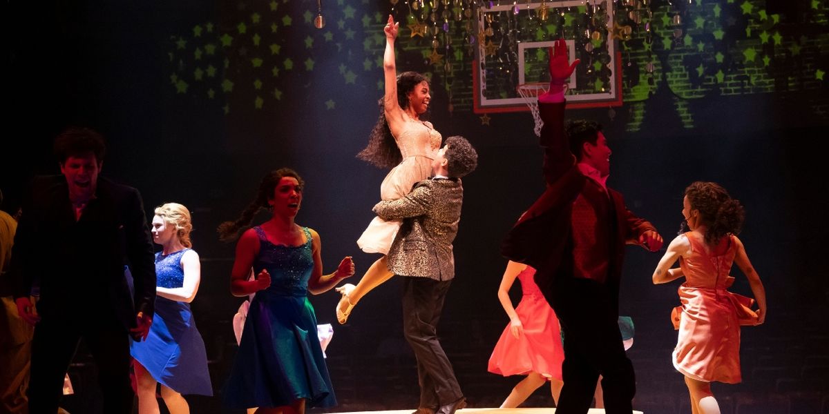 Review: Let's Hear it for FOOTLOOSE at Broadway At Music Circus