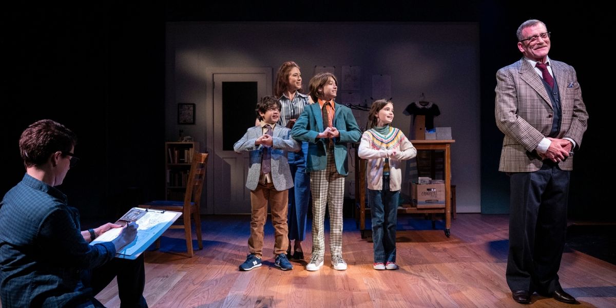 Review: FUN HOME at Studio Theatre