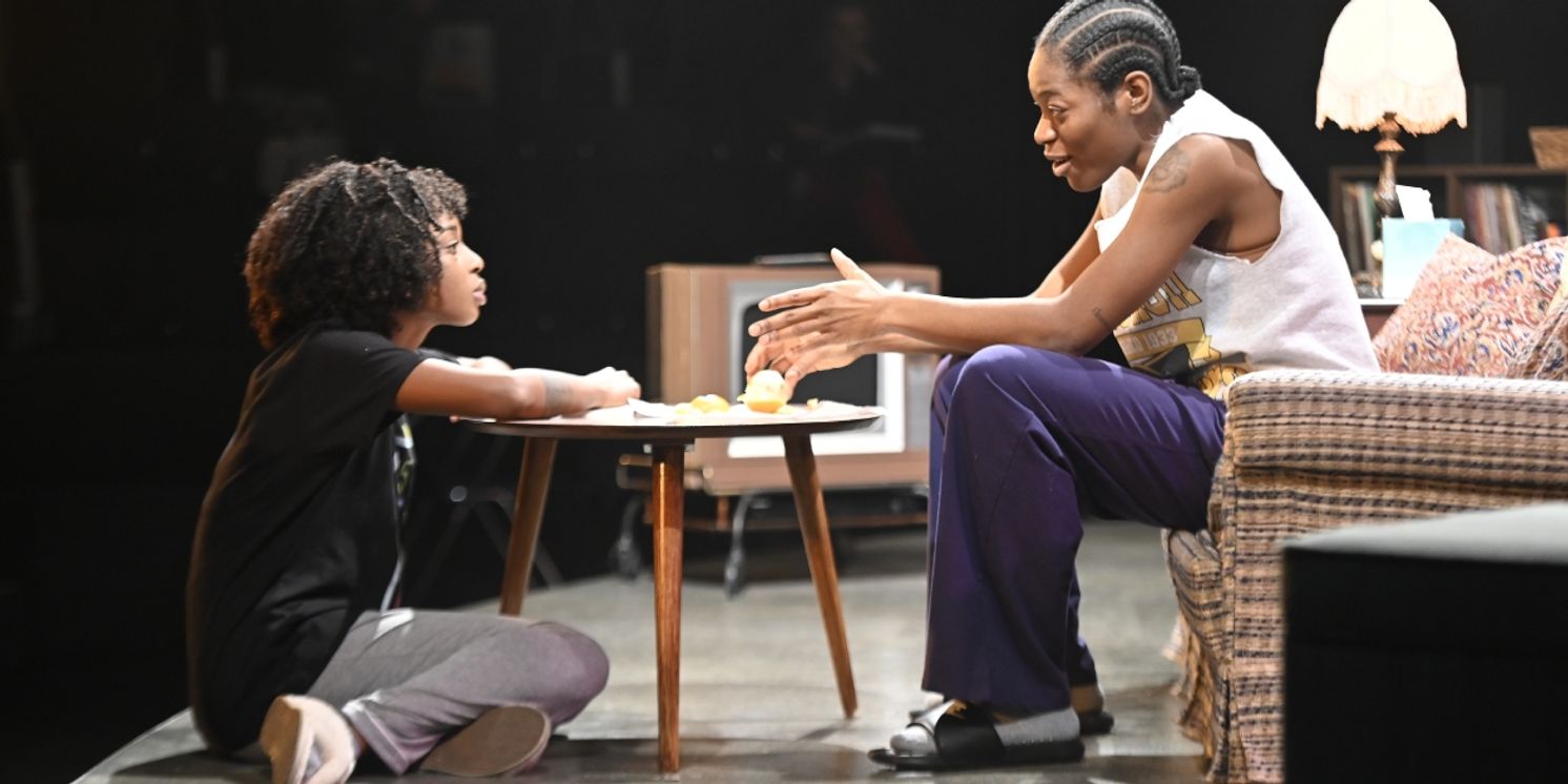 Review: FURLOUGH'S PARADISE at Alliance Theatre  Image