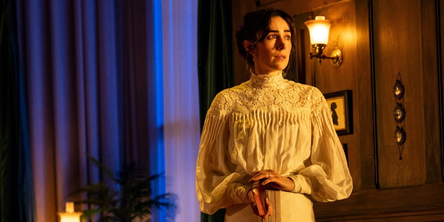 Review: GASLIGHT at Comedy Theatre  Image